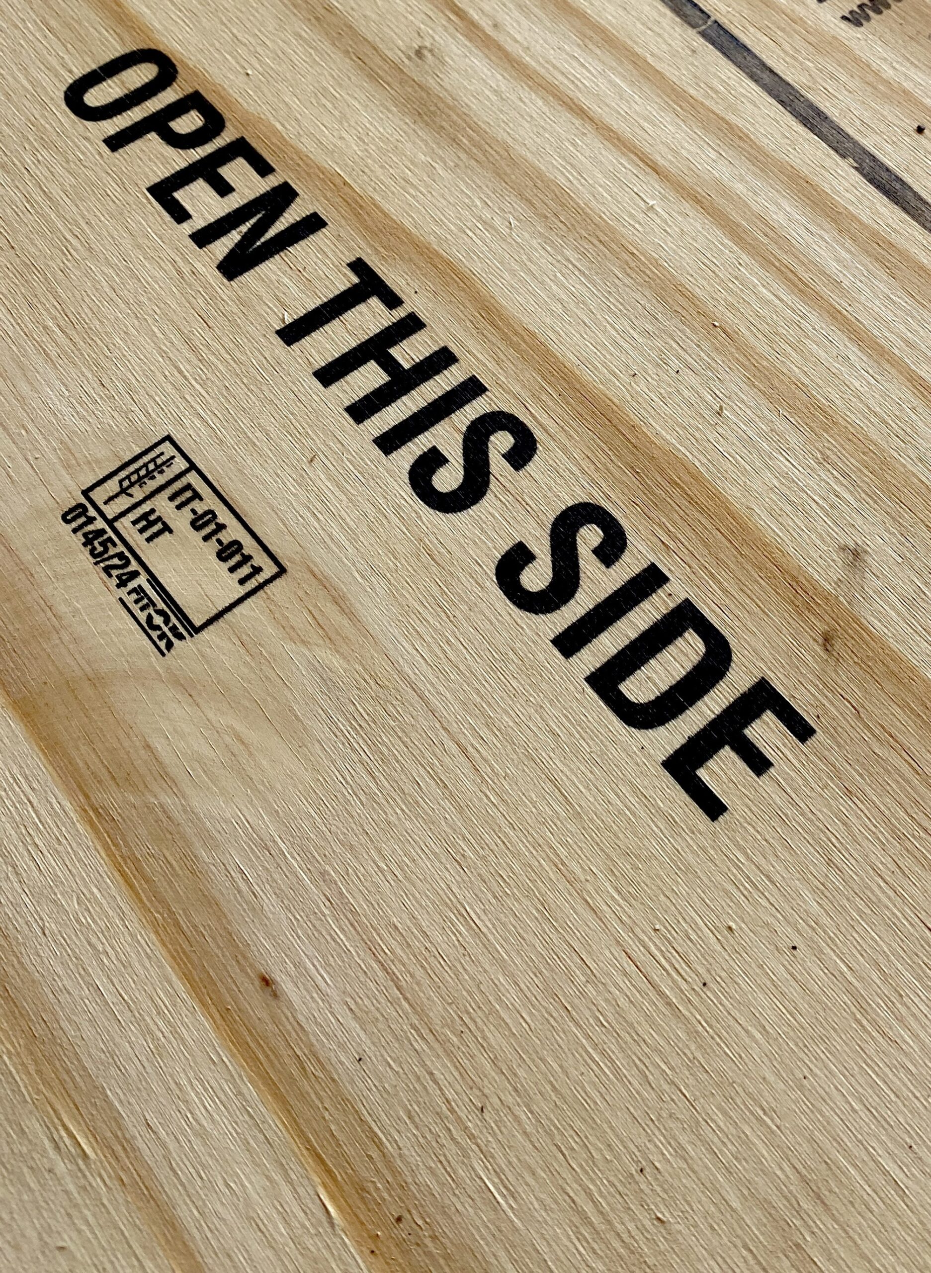 Cerificazione su cassa in legno